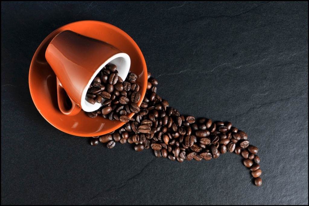 jak zrobić dobrą kawę z ekspresu ciśnieniowego